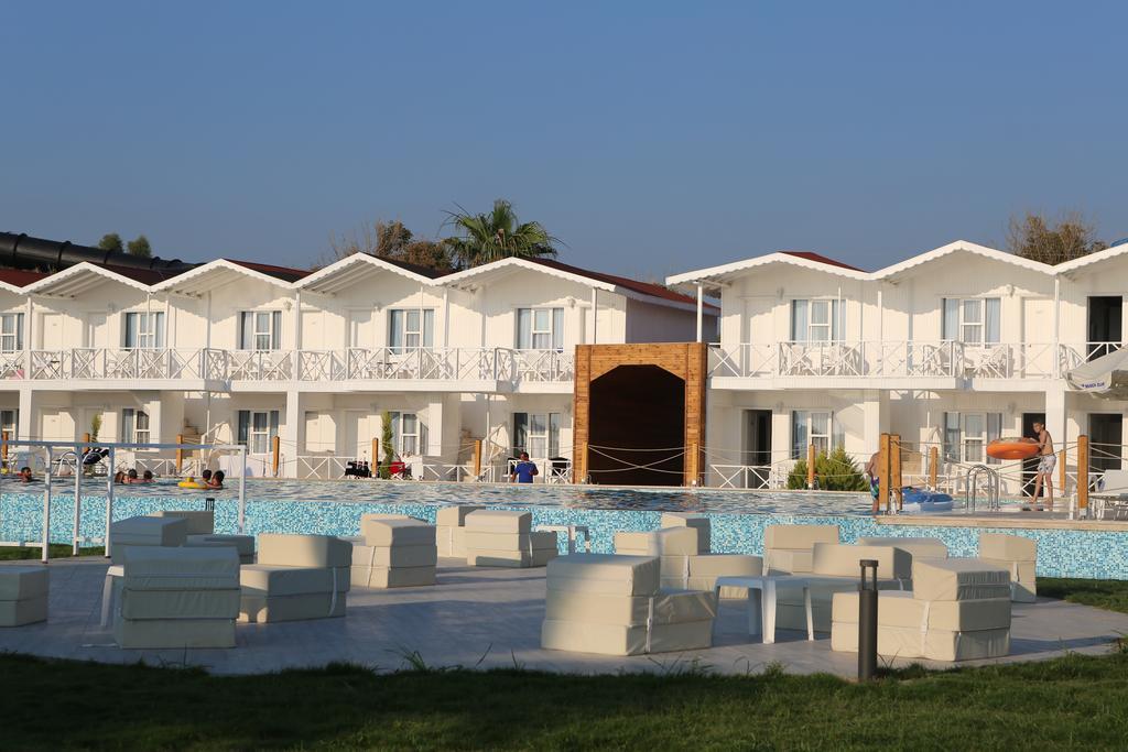 Risus Beach Resort Hotel Kusadası Exterior foto