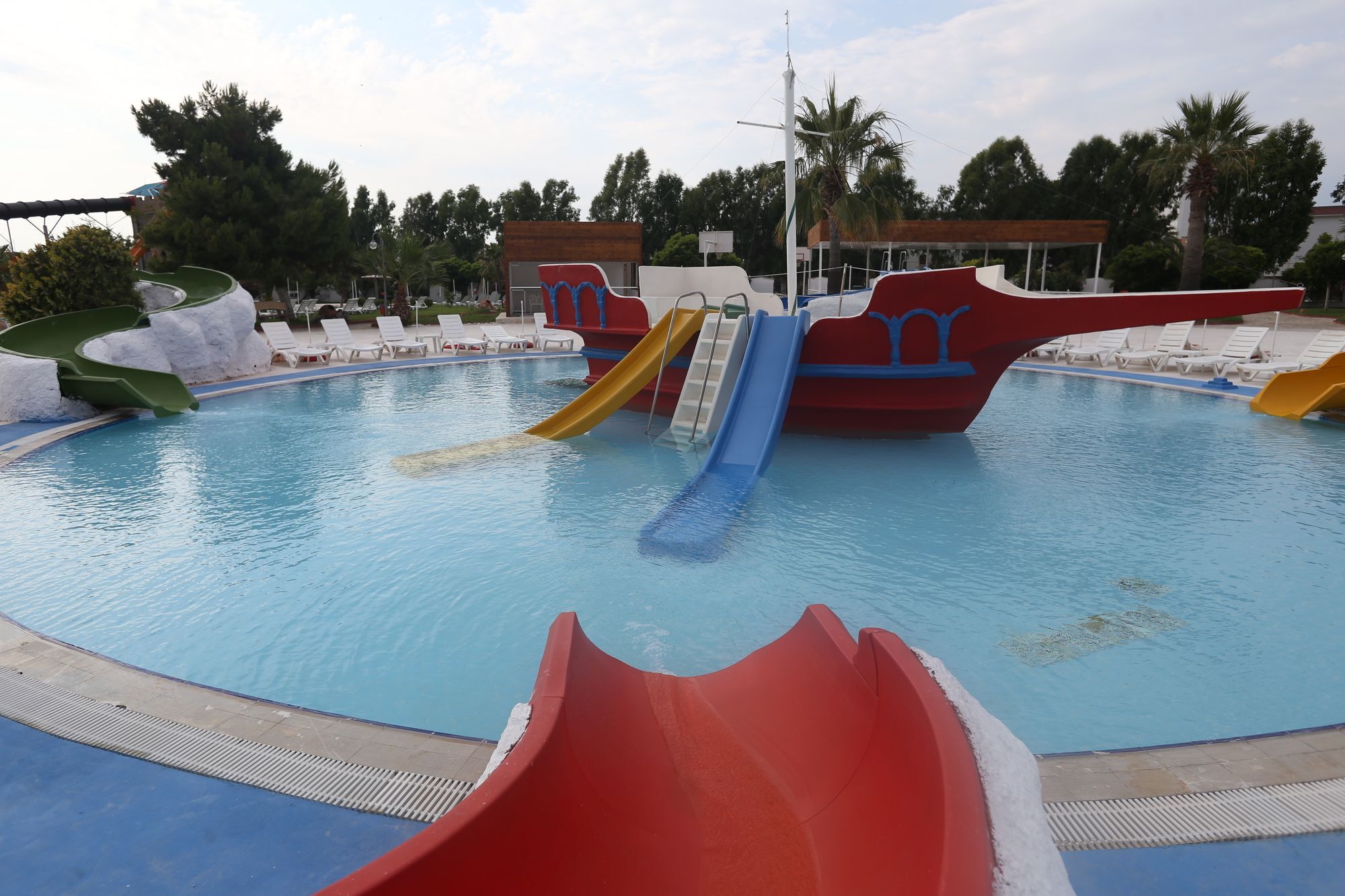 Risus Beach Resort Hotel Kusadası Exterior foto